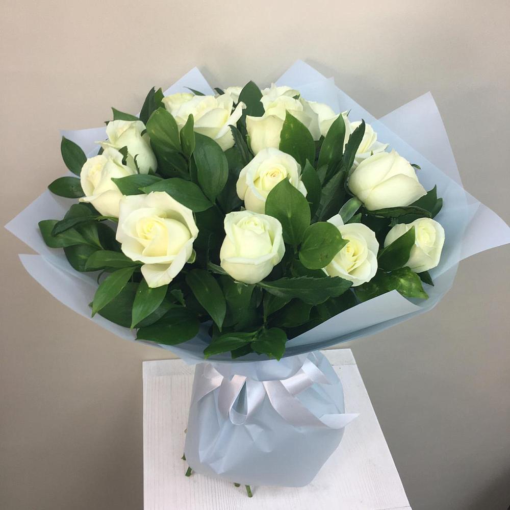 Букет 15 Белых роз Проуд в Староникольское 
