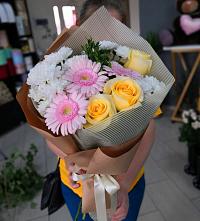 Букет цветов из:  Герберы, Розы и Хризантемы в Староникольское 