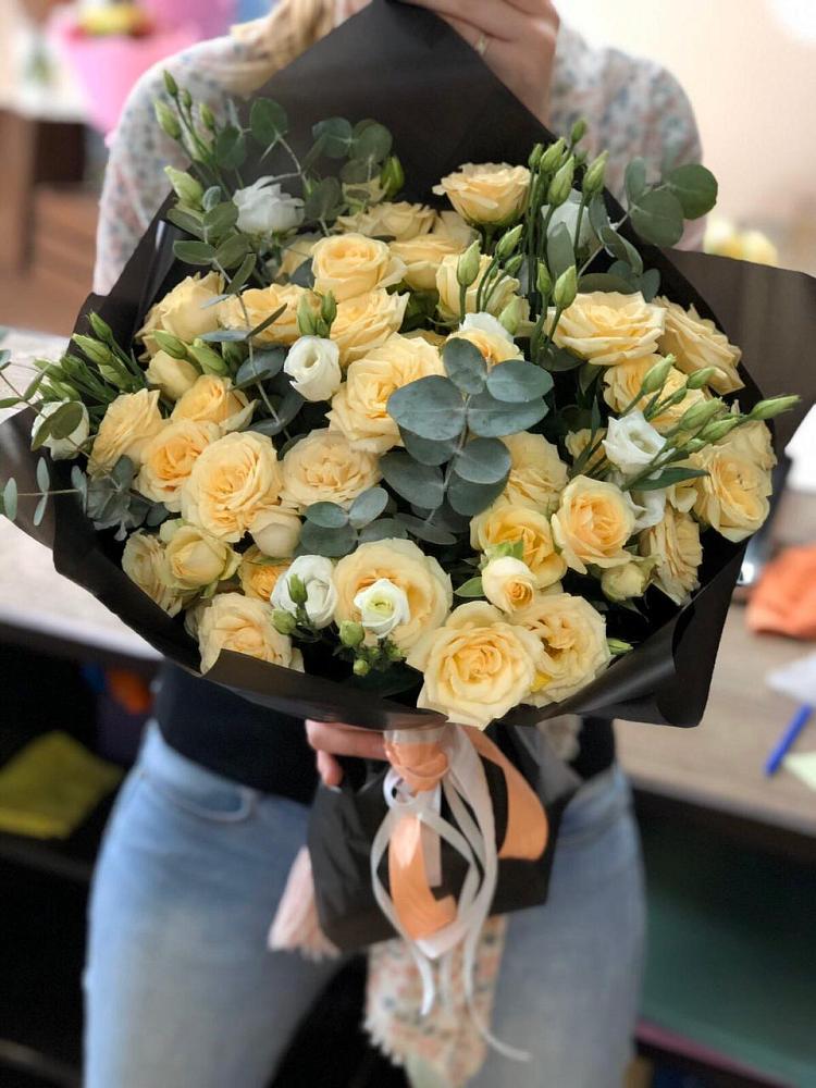 Букет цветов из: Розы и Лизиантусы в Староникольское 