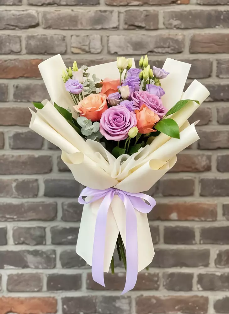 Букет цветов из: Лизиантусы и Розы в Староникольское 