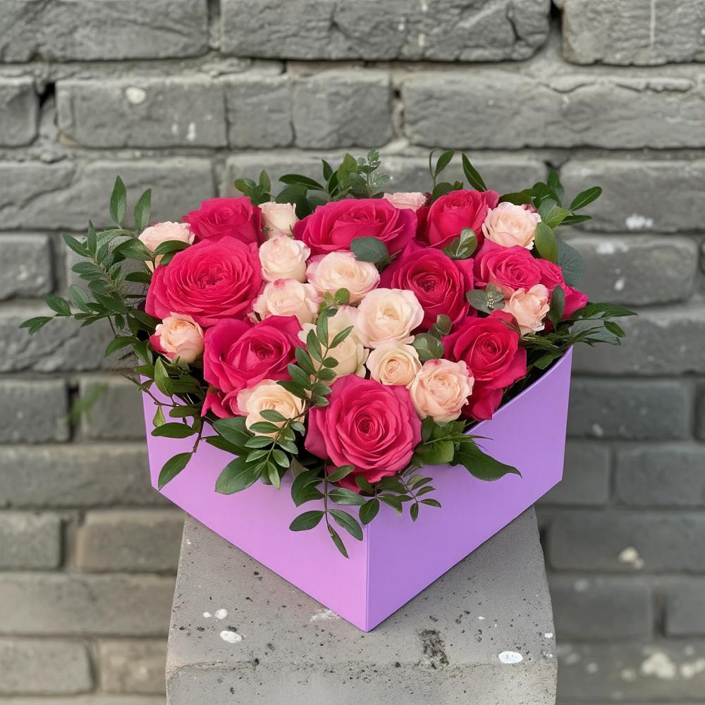 Цветочная композиция из Розы в коробке в Староникольское 