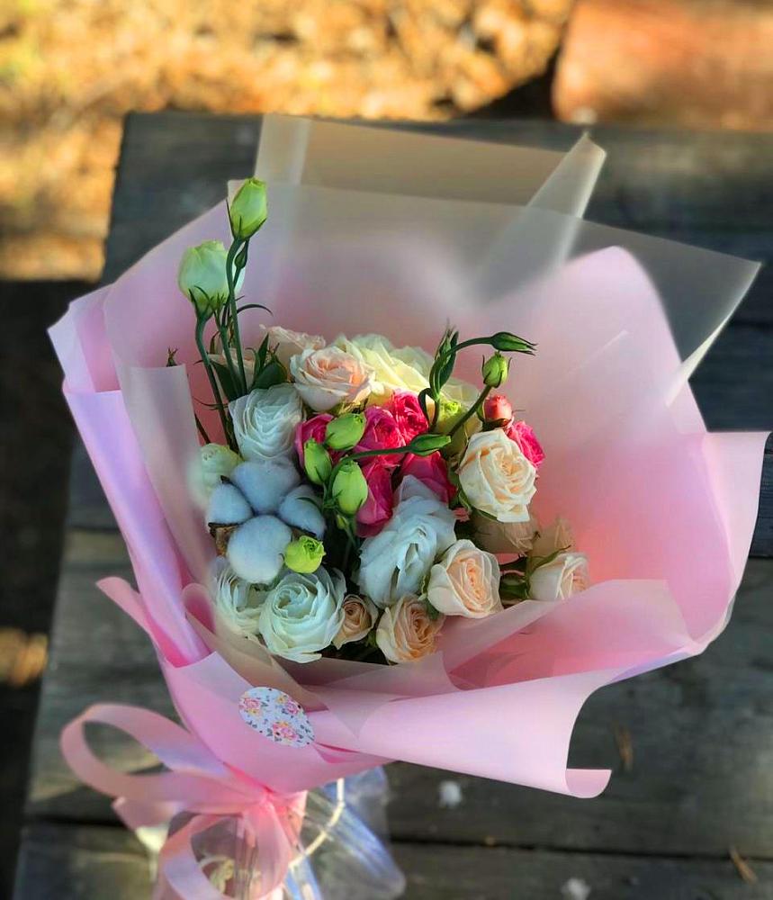 Букет цветов из: Розы и Лизиантусы в Староникольское 