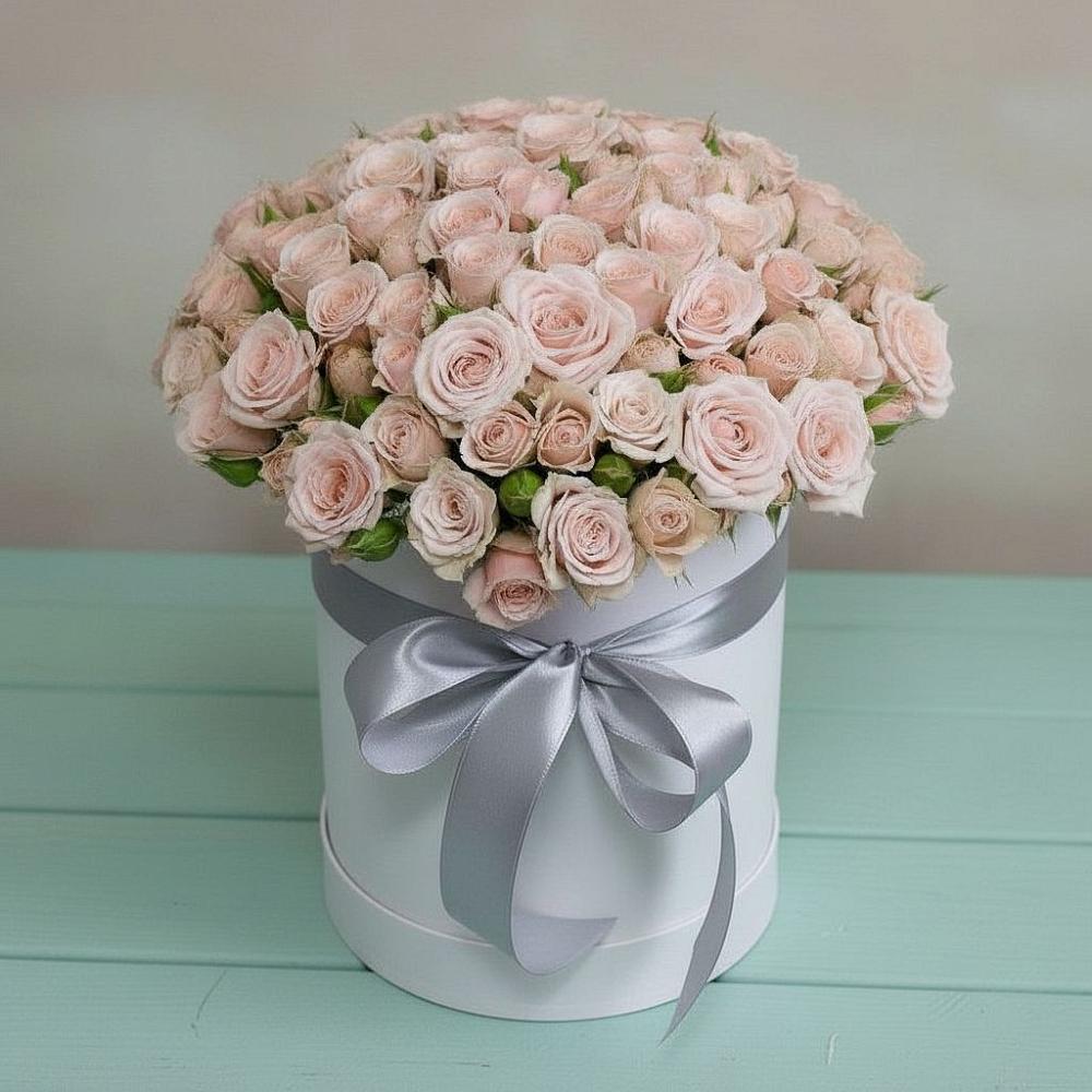 Цветочная композиция из Розы в шляпной коробке в Староникольское 